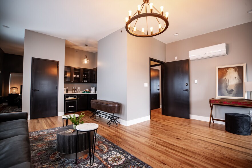 More Photos Of 315 S Trenton Ave, Tulsa Office For Lease