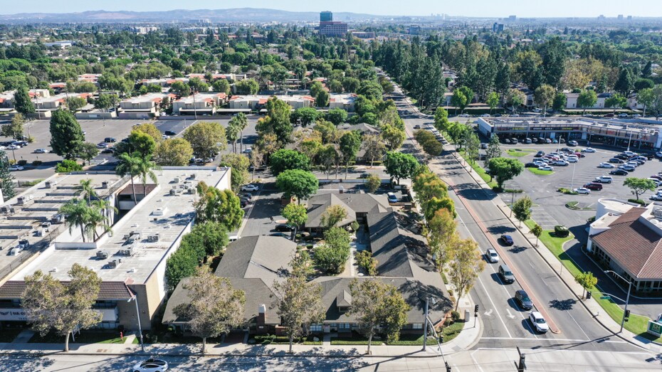 More Photos Of 1810 E 17th St, Santa Ana Medical For Lease