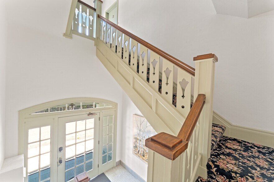 More Photos Of 881 Erie St, Oakland Apartments For Sale