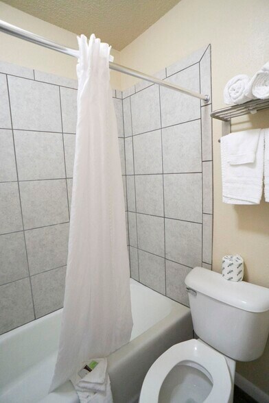 More Photos Of 1208 Oklahoma Ave, Woodward Hotel For Sale