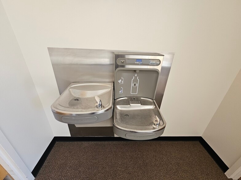 More Photos Of 303 S Water St, Henderson Office For Sale