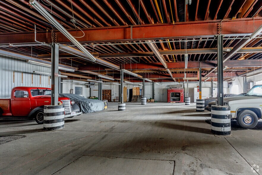 More Photos Of 512 S Main St, Carrollton Warehouse For Lease