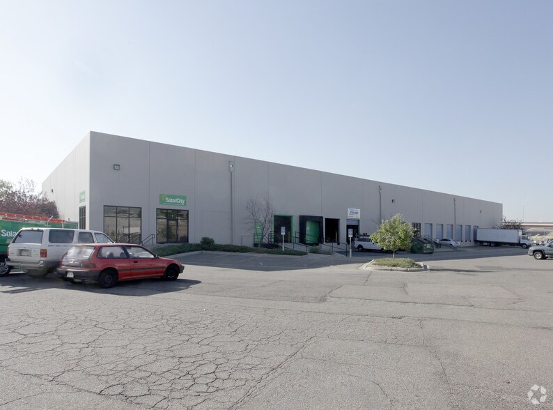 More Photos Of 550 E 76th Ave, Denver Unknown For Lease