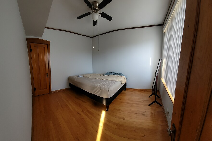 More Photos Of 2556 W Lawrence Ave, Chicago General Retail For Lease