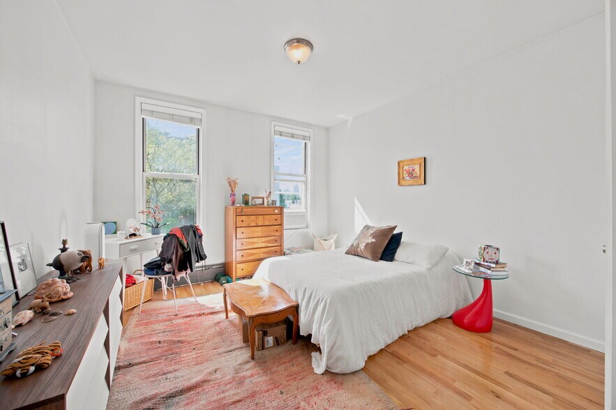 More Photos Of 332 Manhattan Ave, Brooklyn Apartments For Sale