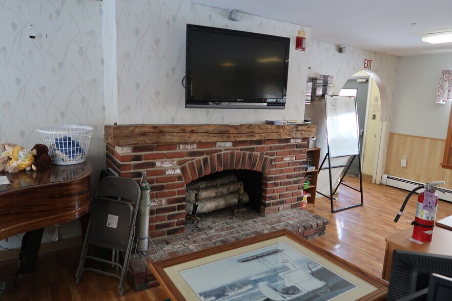 More Photos Of 457 Old Lewiston Rd, Winthrop Assisted Living For Sale