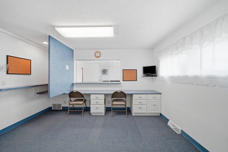 More Photos Of 3165 County Farm Rd, Jackson Storefront Retail Office For Sale