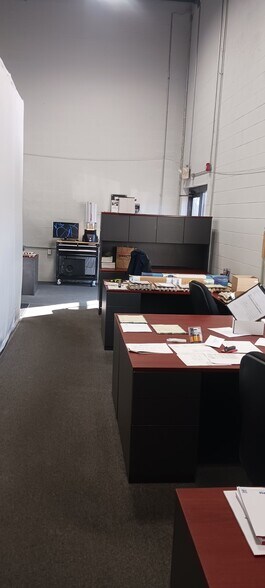 More Photos Of 301-315 Camars Dr, Warminster Light Manufacturing For Sale