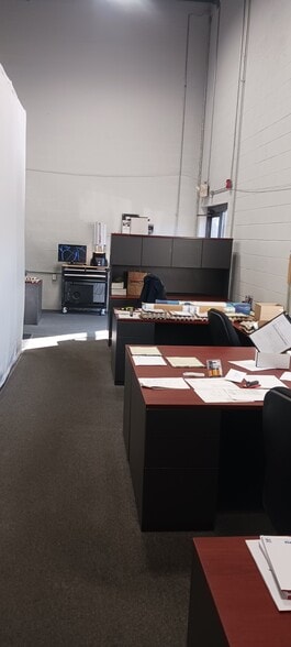 More Photos Of 301-315 Camars Dr, Warminster Township Light Manufacturing For Sale