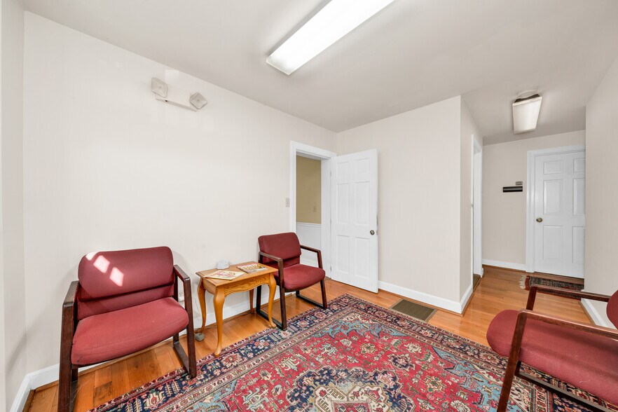 More Photos Of 58 Main St, Topsfield Office For Sale