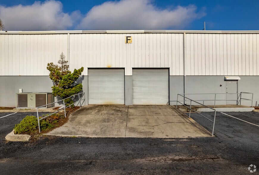More Photos Of 2230C 31st St S, Saint Petersburg Warehouse For Lease