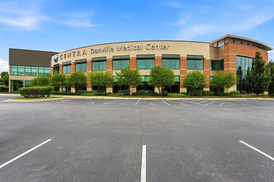 More Photos Of 414 Park Ave, Danville Medical For Lease