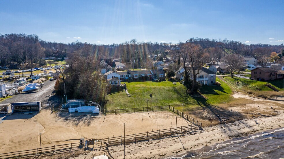 More Photos Of 6338 Riverview Dr, King George Marina For Sale