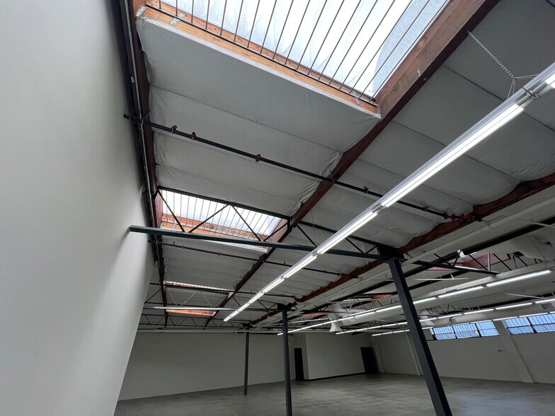 More Photos Of 1926 E 14th St, Los Angeles Warehouse For Lease