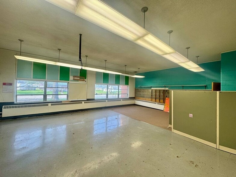 More Photos Of 111 W College Ave, Shelbina Schools For Sale