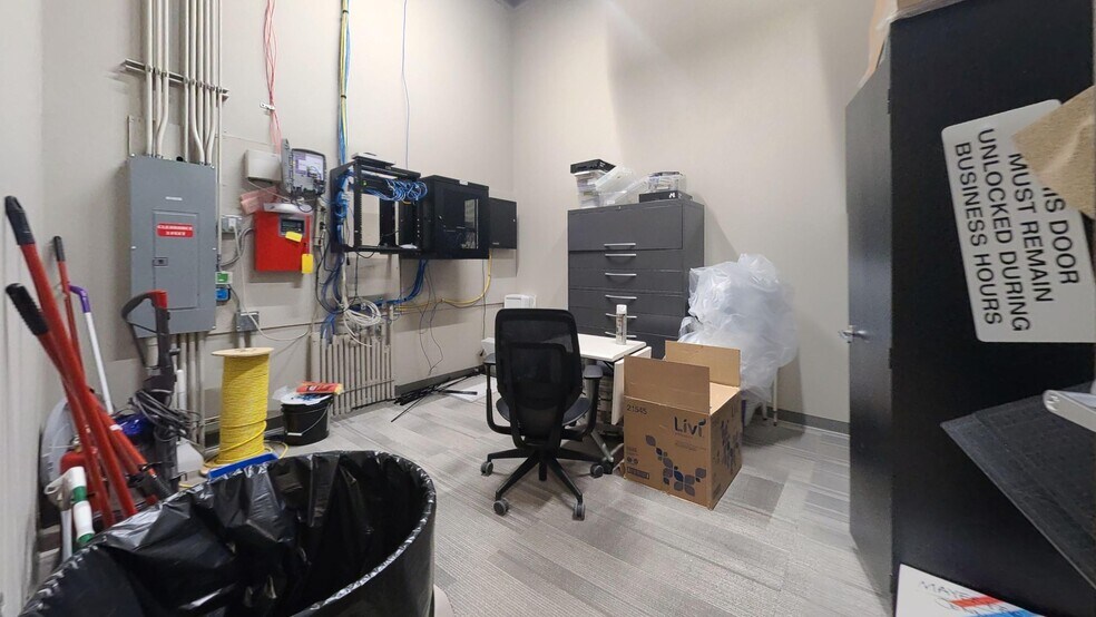 More Photos Of 1304 Technology Pky, Cedar Falls Office Residential For Lease