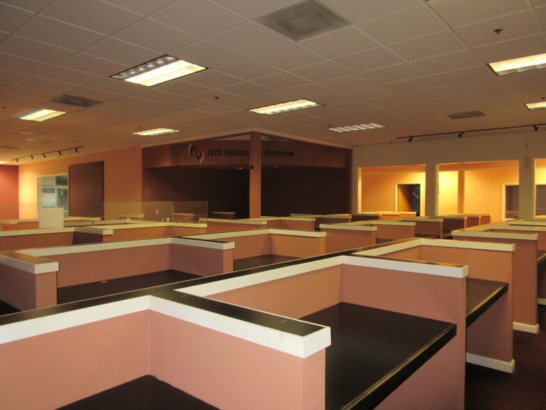 More Photos Of 1050 E Perrin Dr, Fresno Office For Lease
