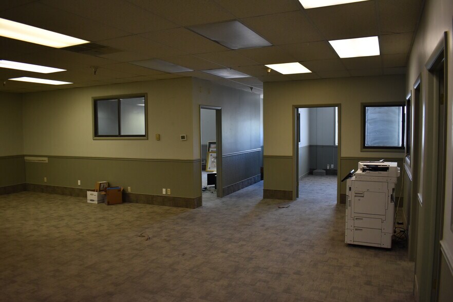 More Photos Of 884 W 2nd St, Ogden Warehouse For Lease