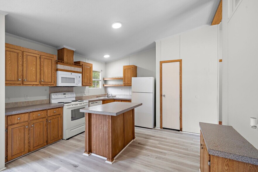 More Photos Of 16509 Brittany Way, Conroe Specialty For Sale