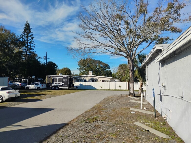 More Photos Of 2860-2868 E Bay Dr, Largo Unknown For Lease