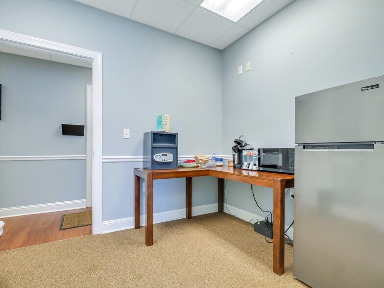 More Photos Of 1453 W Oglethorpe Hwy, Hinesville Office Residential For Lease