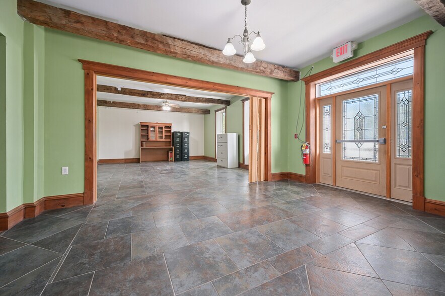 More Photos Of 56 Main St, Stamford Hotel For Sale