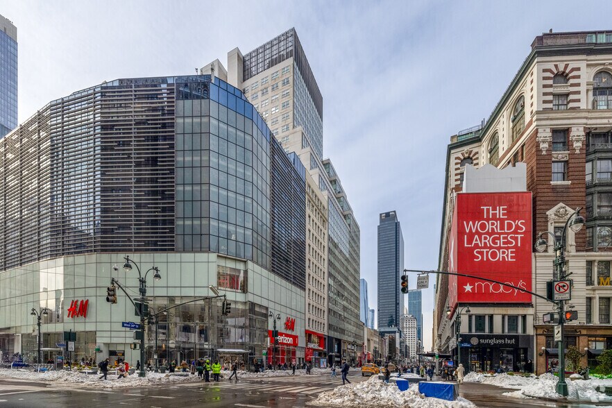 More Photos Of 111 W 33rd St, New York Office For Lease