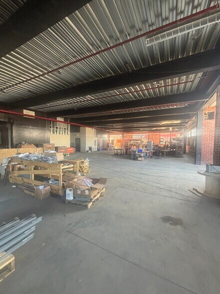 More Photos Of 1320-1330 E Franklin Ave, El Segundo Service For Lease