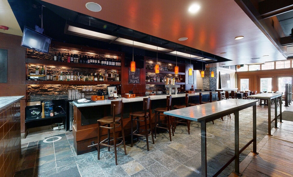 More Photos Of 313 N Charles St, Baltimore Storefront Retail Residential For Lease