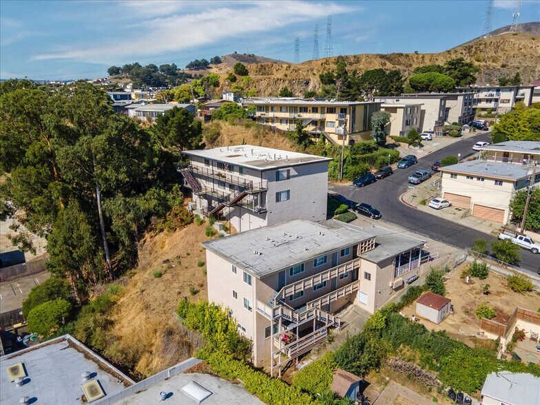 More Photos Of 30 Gardiner Ave, South San Francisco Apartments For Sale