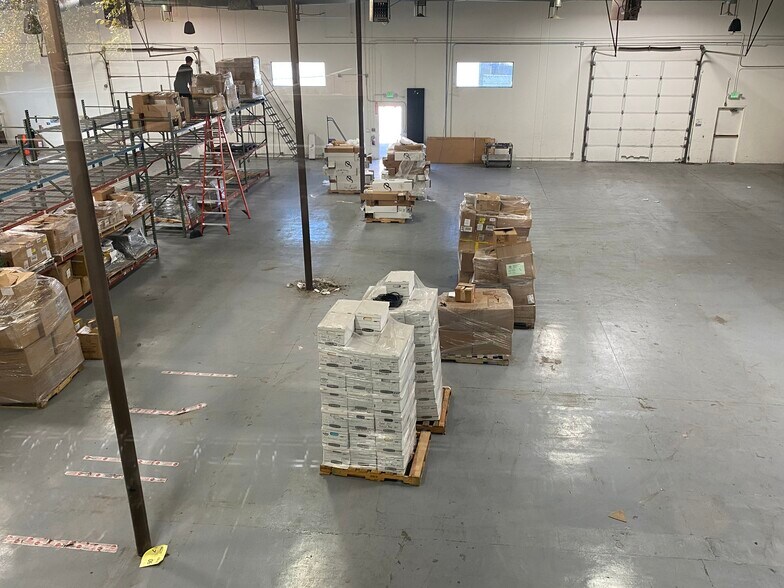 More Photos Of 9223 Eton Ave, Chatsworth Manufacturing For Lease