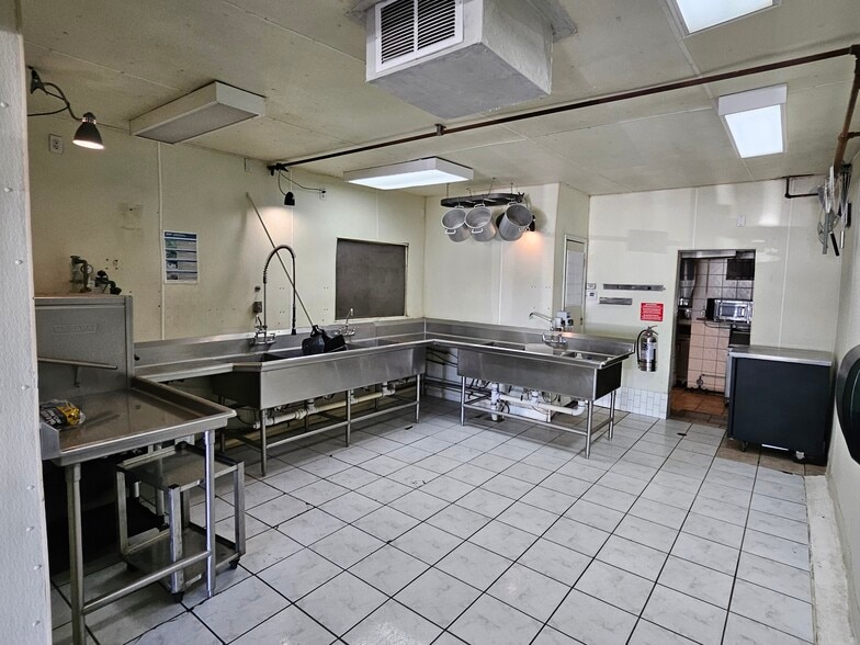 More Photos Of 1226 W Hadley Ave, Las Cruces Restaurant For Sale