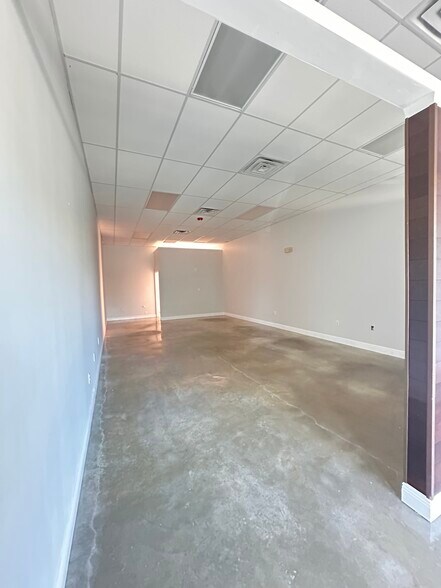 More Photos Of 5911 NW 173rd Dr, Hialeah Office For Lease