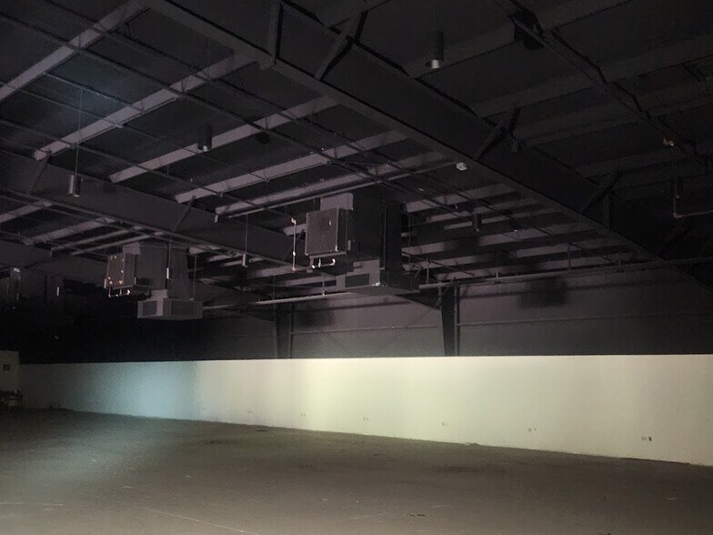 More Photos Of Martin Luther King Hwy, Eutaw Warehouse For Sale