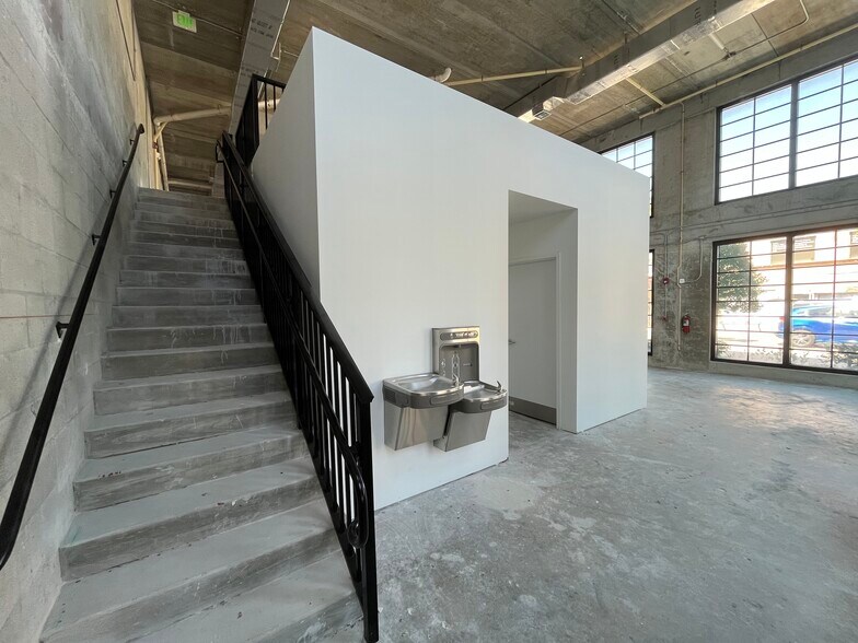 More Photos Of 1017 Lake Ave, Lake Worth Storefront Retail Office For Lease