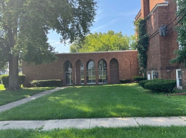 More Photos Of 1203 3rd Ave, Rockford Religious Facility For Sale