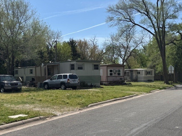 More Photos Of 1800 Windsor, Newton Manufactured Housing Mobile Home Park For Sale