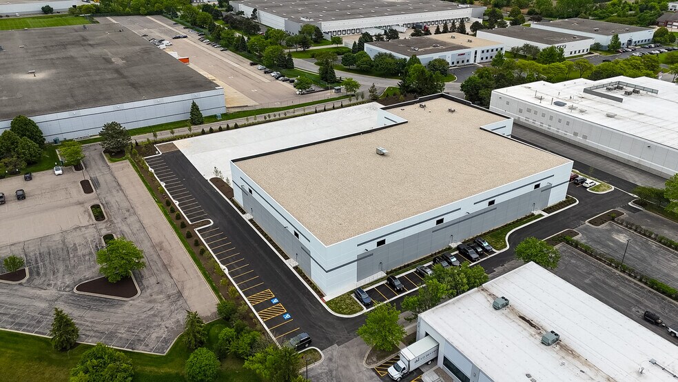 More Photos Of 2290 White Oak Cir, Aurora Warehouse For Lease