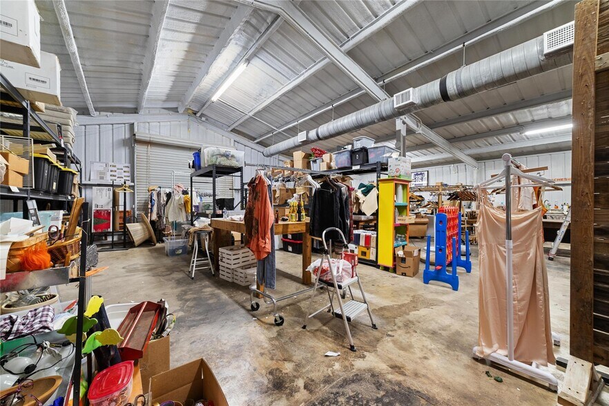 More Photos Of 508 N Center Ave, Brownwood Department Store For Sale