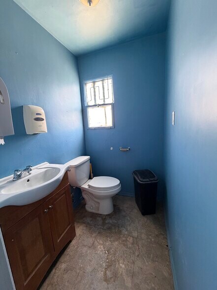 More Photos Of 1428 S Robertson Blvd, Los Angeles General Retail For Lease