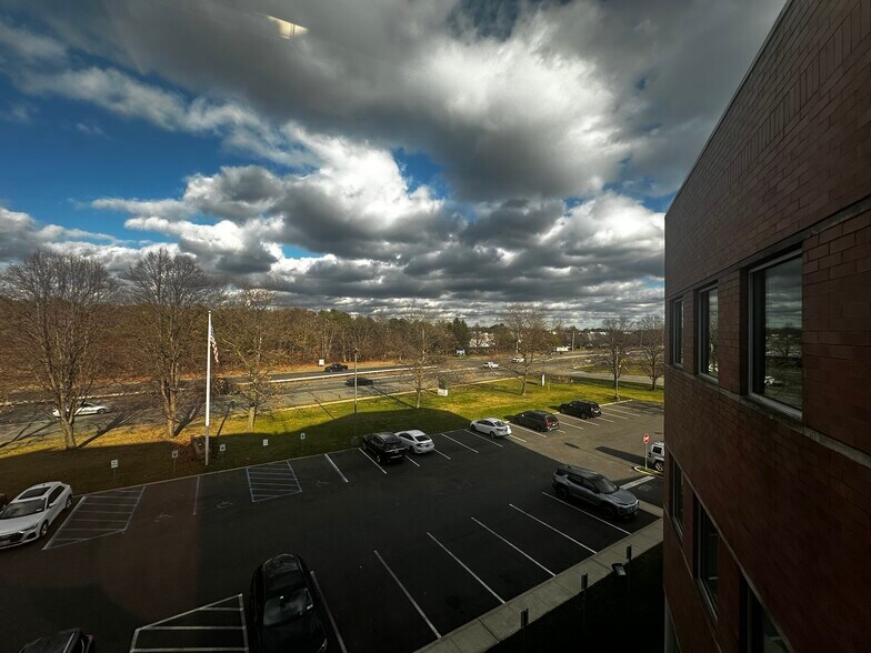 More Photos Of 3880 Veterans Memorial Hwy, Bohemia Office For Lease