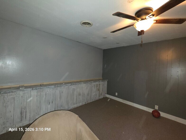 More Photos Of 415-417 Saint James Ave, Wynot Storefront Retail Residential For Sale