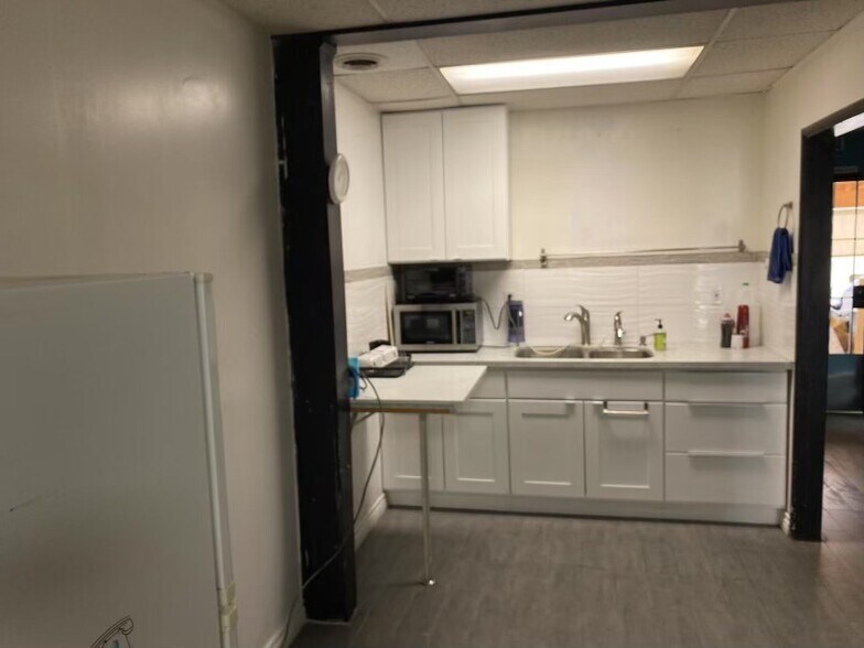 More Photos Of 240-250 W Whittier Blvd, La Habra Auto Repair For Lease