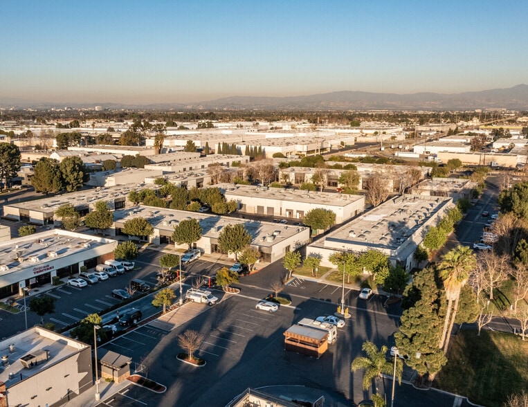 More Photos Of 3629 W MacArthur Blvd, Santa Ana Light Manufacturing For Lease