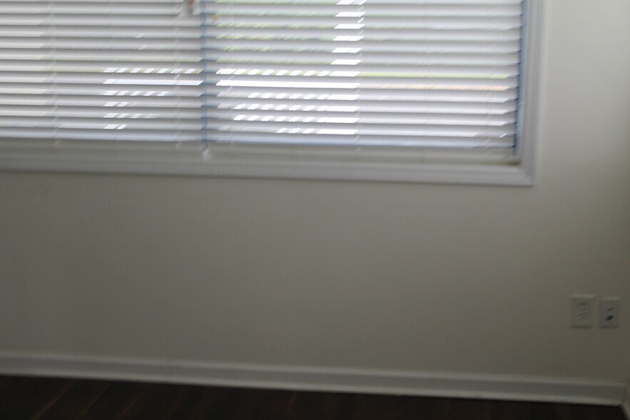 More Photos Of 3321 Doris Ave, Ocean Unknown For Lease