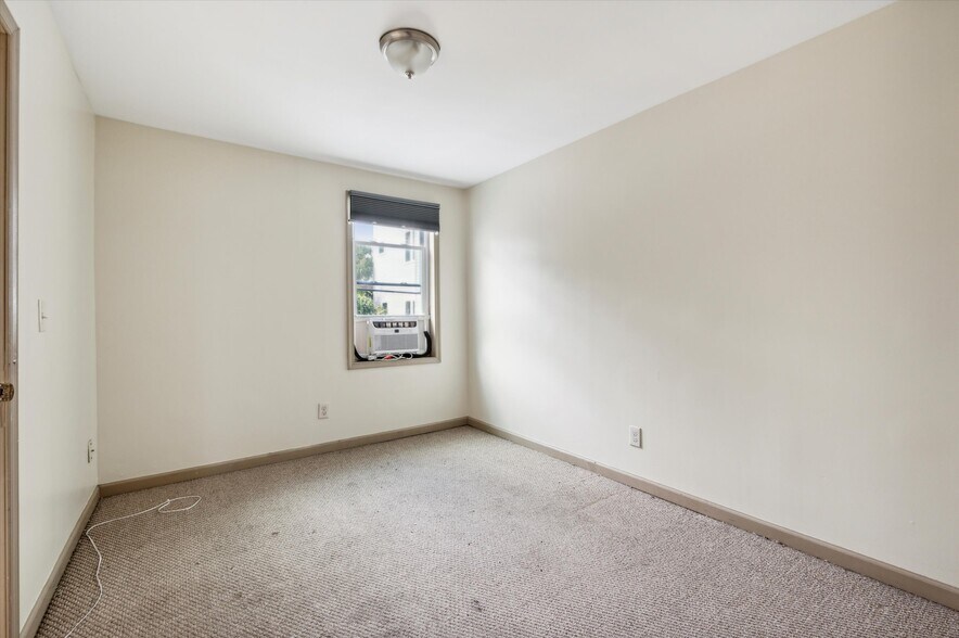 More Photos Of 1632 N Willington St, Philadelphia Office Residential For Lease