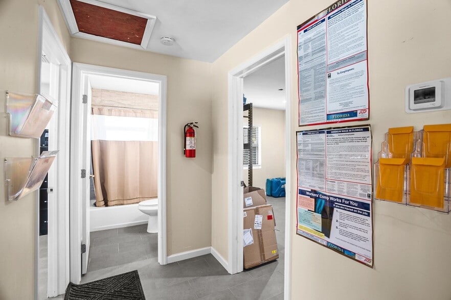 More Photos Of 4736 Lake Worth Rd, Greenacres Office For Sale