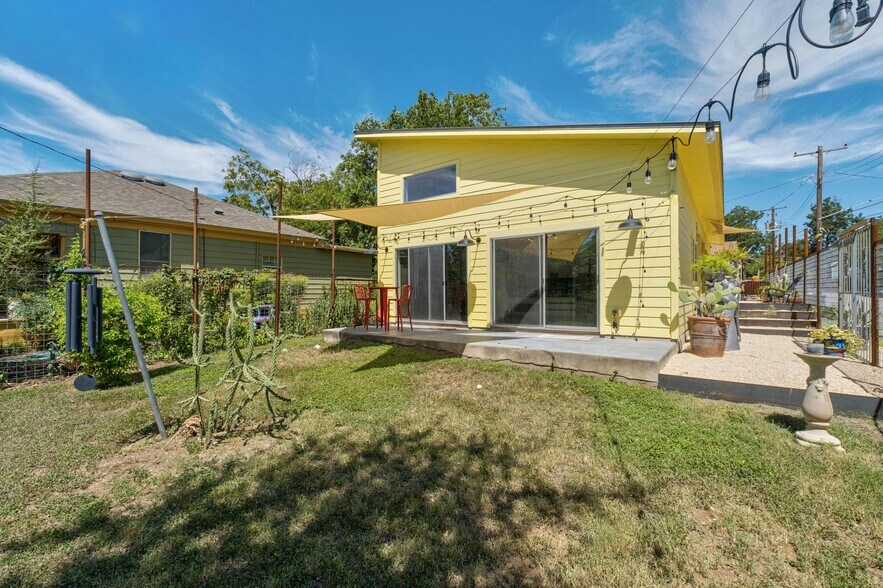 More Photos Of 2236 Webberville Rd, Austin Office For Lease