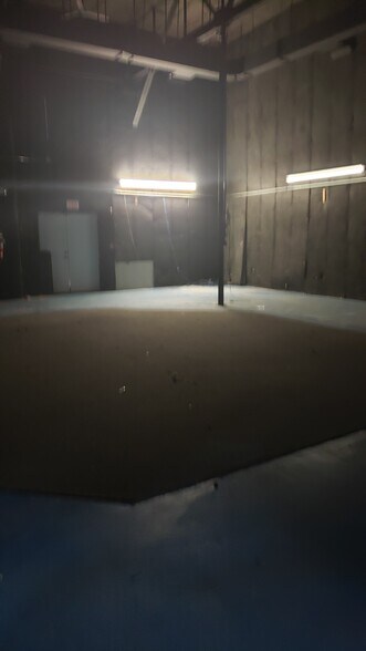 More Photos Of 51-55 Lake St, Nashua Light Manufacturing For Sale