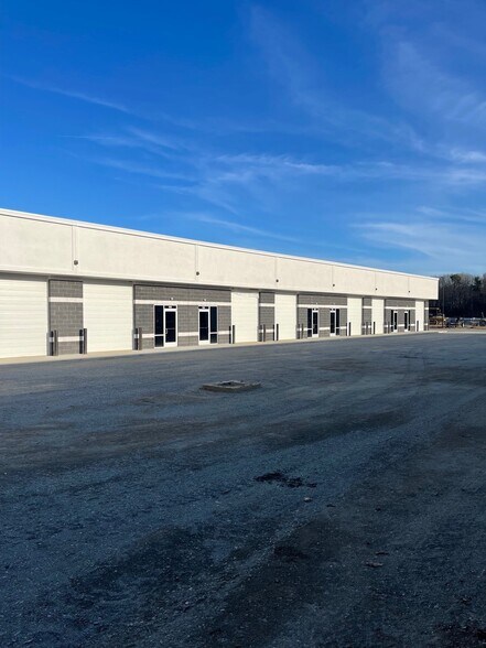 More Photos Of 8169 Pine Ridge Rd, Mechanicsville Flex For Sale